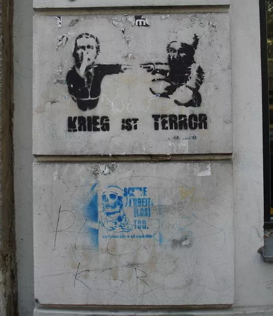 DE Berlin war is terror