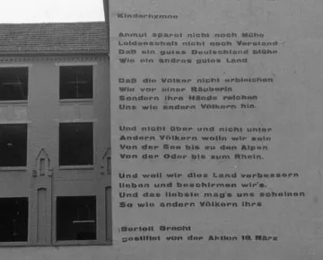 DE Berlin Brecht Poem