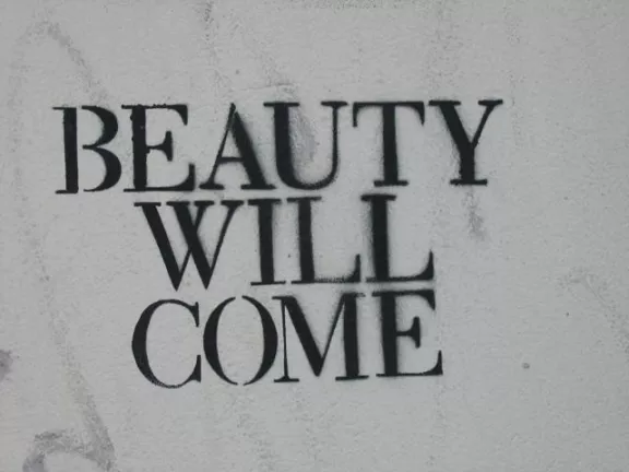 DE Berlin beauty will come